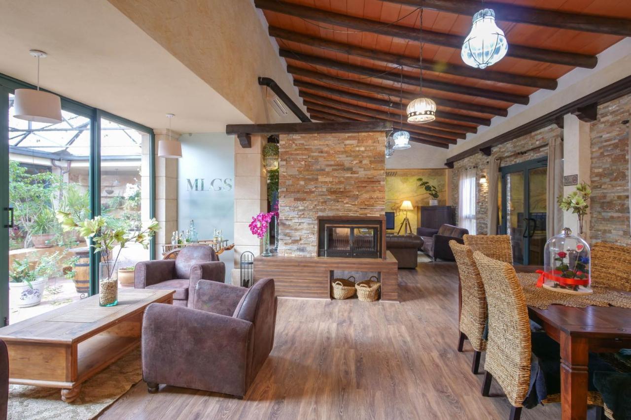 Melongos Villa